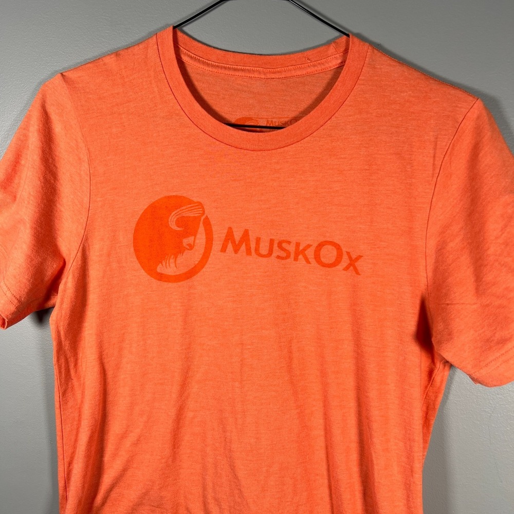 Musk Ox Shirt Mens Medium Orange Short Sleeve T Shirt Stretch Spell Out